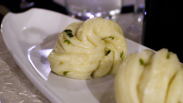 Tingmo: Tibetan steamed bread: